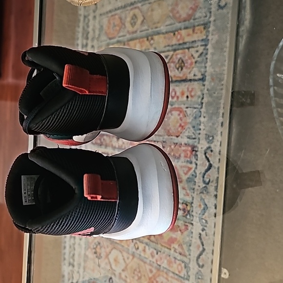 Adidas basketball shoes size 11k (own the game) - Picture 4 of 8